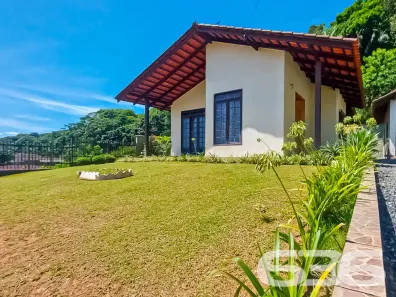 Casa com 3 Quartos à venda, 190m² no Iririú, Joinville