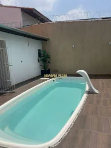 Casa com 4 Quartos para alugar, 450m² no Vila Áurea, Poá