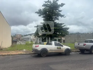 Lote/Terreno com 1 Quarto à venda, 11m² no Daniel Fonseca, Uberlândia