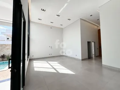 Casa de Condomínio com 3 Quartos à venda, 250m² no Laranjeiras, Uberlândia
