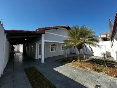 Casa com 4 Quartos à venda, 205m² no Jardim Britânia, Caraguatatuba