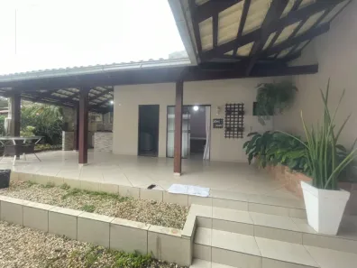 Casa com 3 Quartos para alugar, 179m² no Ilha da Figueira, Jaraguá do Sul