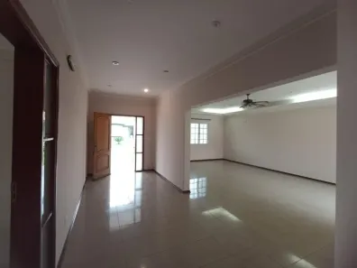 Sobrado com 3 Quartos à venda, 455m² no Jardim Donalísio, Salto