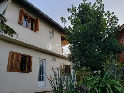 Casa com 3 Quartos à venda, 300m² no Vila Nova, Porto Alegre