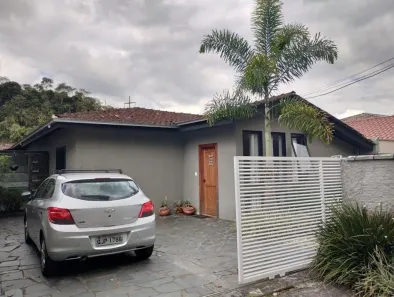 Casa com 3 Quartos à venda, 184m² no Glória, Joinville