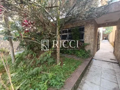 Casa com 3 Quartos à venda, 240m² no Campo Grande, Santos