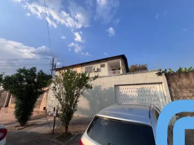 Sobrado com 3 Quartos à venda, 343m² no Jardim América, Goiânia