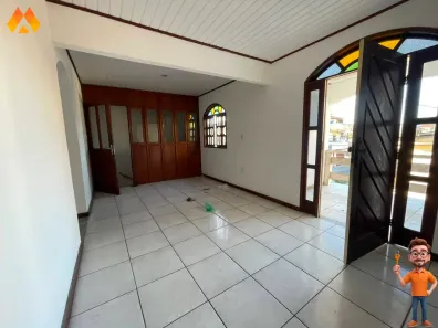 Sobrado com 3 Quartos para alugar, 90m² no Sol e Mar, Macaé