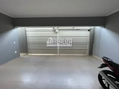 Casa com 3 Quartos à venda, 250m² no Jardim São Bento, Uberaba