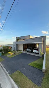 Casa de Condomínio com 4 Quartos para alugar, 195m² no Jardins Nápoles, Senador Canedo