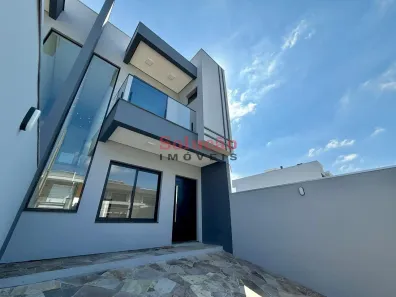 Sobrado com 3 Quartos à venda, 104m² no Estância Velha, Canoas