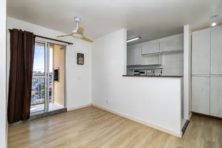 Apartamento com 2 Quartos à venda, 57m² no Guaíra, Curitiba