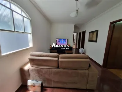 Casa com 3 Quartos à venda, 153m² no Cidade Jardim, Uberlândia