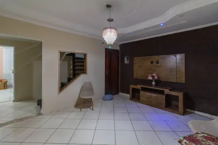 Casa com 6 Quartos para alugar, 525m² no Vila Galvão, Guarulhos