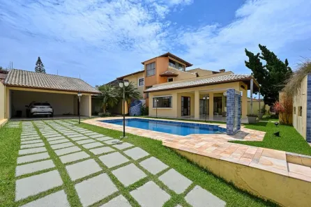 Sobrado com 4 Quartos à venda, 318m² no Jardim Imperador, Peruíbe