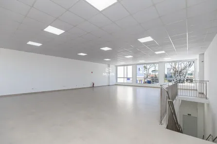 Galpão/Depósito/Armazém para alugar, 387m² no Bacacheri, Curitiba
