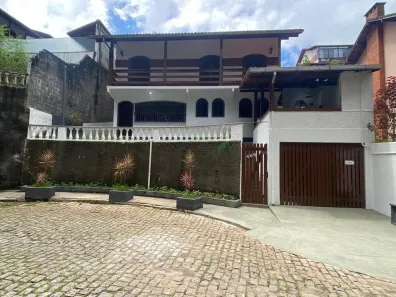 Casa com 4 Quartos à venda, 147m² no Alto, Teresópolis