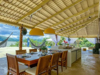 Fazenda/Sítio com 7 Quartos à venda, 1200m² no Centro, Caldas Novas