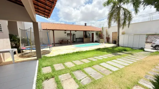 Casa com 3 Quartos para alugar, 250m² no Chácara Brasil, São Luís