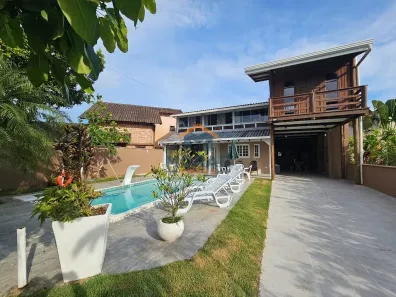 Sobrado com 4 Quartos à venda, 251m² no , Pontal do Paraná