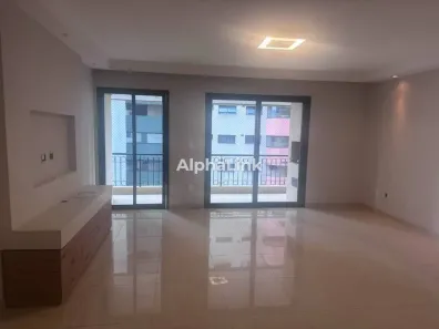 Apartamento com 3 Quartos para alugar, 177m² no Alphaville Centro Industrial e Empresarial/Alphaville., Barueri