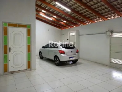 Casa com 2 Quartos à venda, 174m² no Residencial Gramado, Uberlândia