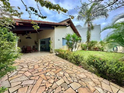 Casa de Condomínio com 3 Quartos à venda, 220m² no Balneário Praia do Pernambuco, Guarujá