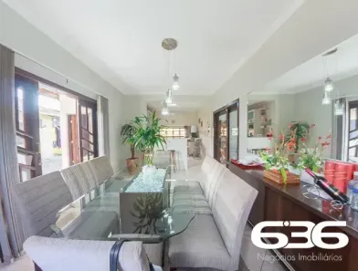 Sobrado com 3 Quartos à venda, 238m² no Vila Nova, Joinville