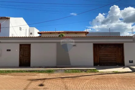 Casa com 3 Quartos à venda, 266m² no Ginásio de Esportes, Irecê