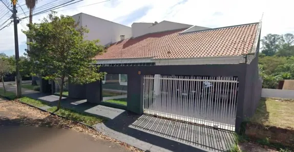 Casa com 3 Quartos para alugar, 354m² no Parque Residencial Alcântara, Londrina