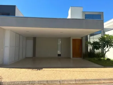 Casa com 3 Quartos para alugar, 250m² no Jardim Esmeralda, Marília