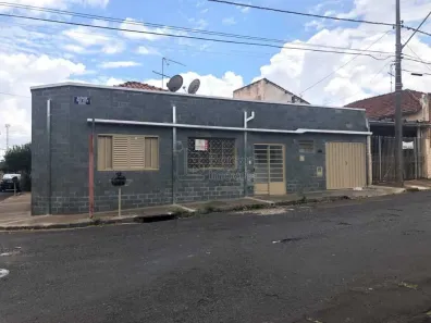 Casa com 3 Quartos para alugar, 160m² no Vila Xavier (Vila Xavier), Araraquara