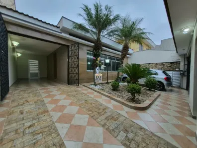 Casa com 3 Quartos para alugar, 250m² no Vila Sabrina, São Paulo