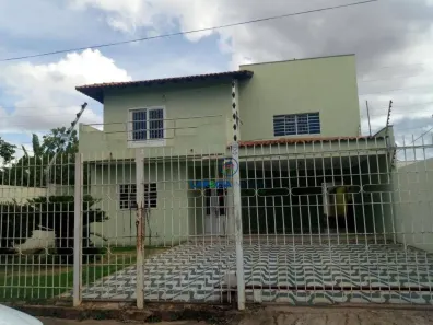 Sobrado com 3 Quartos à venda, 230m² no Altos do Coxipó, Cuiabá