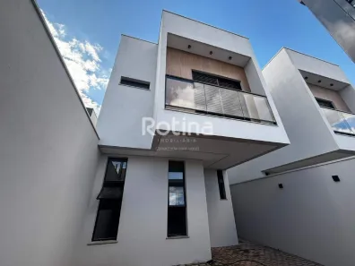 Casa com 2 Quartos à venda, 89m² no Novo Mundo, Uberlândia