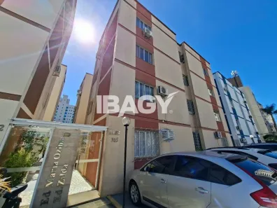 Apartamento com 2 Quartos para alugar, 54m² no Centro, Florianópolis