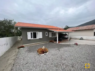 Casa com 3 Quartos à venda, 140m² no São João do Rio Vermelho, Florianópolis