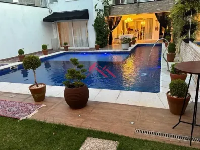 Sobrado com 4 Quartos à venda, 600m² no Vila Bertioga, São Paulo