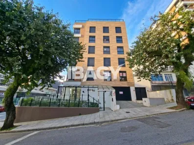 Apartamento com 2 Quartos para alugar, 86m² no Centro, Florianópolis