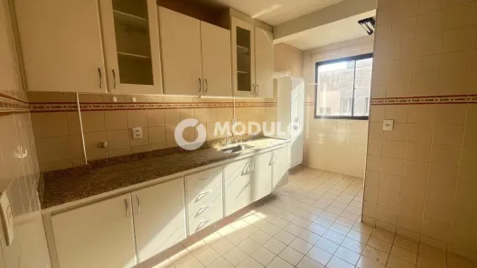 Apartamento com 3 Quartos para alugar, 100m² no Santa Mônica, Uberlândia