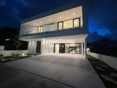 Casa com 4 Quartos para alugar, 350m² no Robalo, Aracaju
