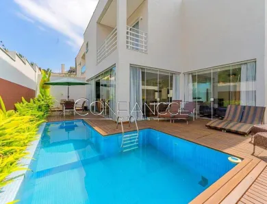 Casa de Condomínio com 3 Quartos para alugar, 350m² no Tanguá, Almirante Tamandaré
