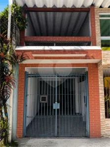 Casa com 2 Quartos à venda, 80m² no Parque Assunção, Taboão da Serra