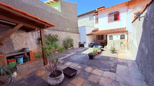 Casa com 3 Quartos à venda, 137m² no Santa Branca, Belo Horizonte