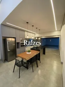 Casa com 3 Quartos à venda, 230m² no Jardim Patrícia, Uberlândia