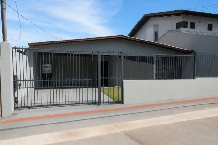 Imóvel Comercial com 5 Quartos à venda, 140m² no Bancários, Londrina