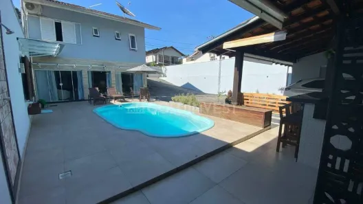 Casa com 2 Quartos à venda, 200m² no Souza Cruz, Brusque