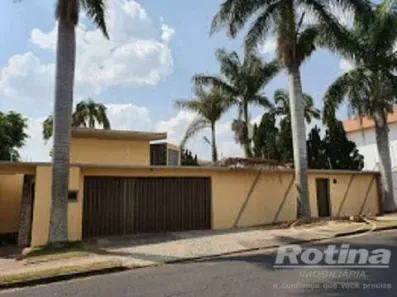Casa com 4 Quartos para alugar, 699m² no Morada da Colina, Uberlândia