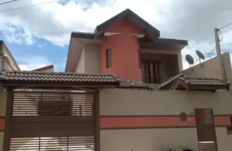 Sobrado com 4 Quartos à venda, 190m² no Jardim Bela Vista, Jacareí