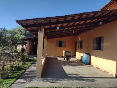 Fazenda/Sítio com 2 Quartos à venda, 2236m² no Centro, Florestal